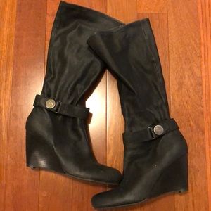 BCBG 9.5 stretchy boot